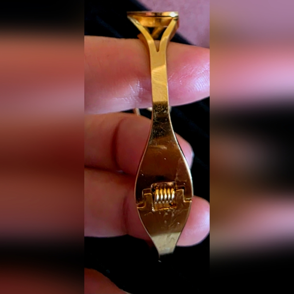 Gold Wave Pattern Bangle - Picture 6 of 6